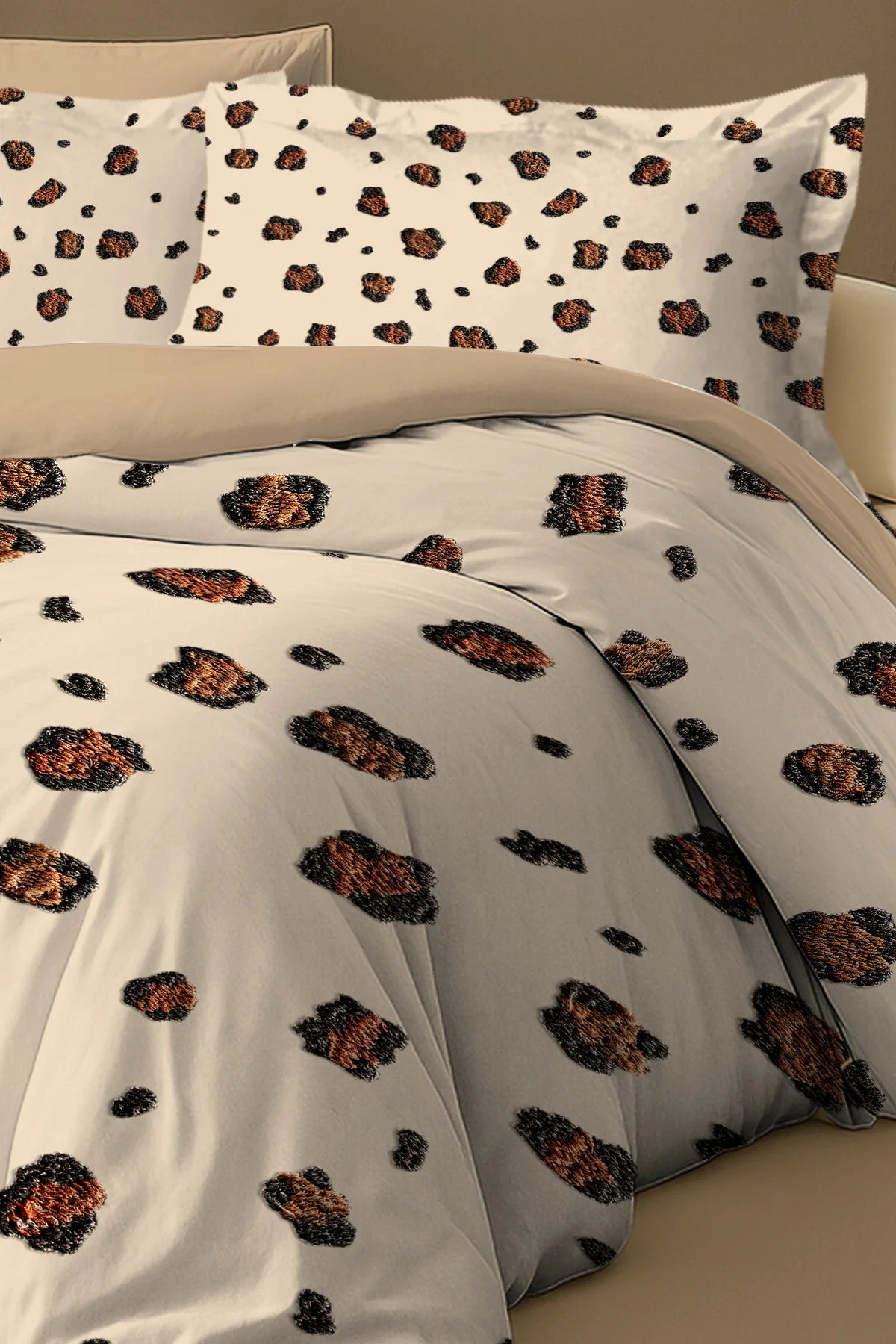 %100 Pamuk Leopar Desenli Nevresim Takımı – 5D Dijital Baskı, Oeko-Tex Sertifikalı