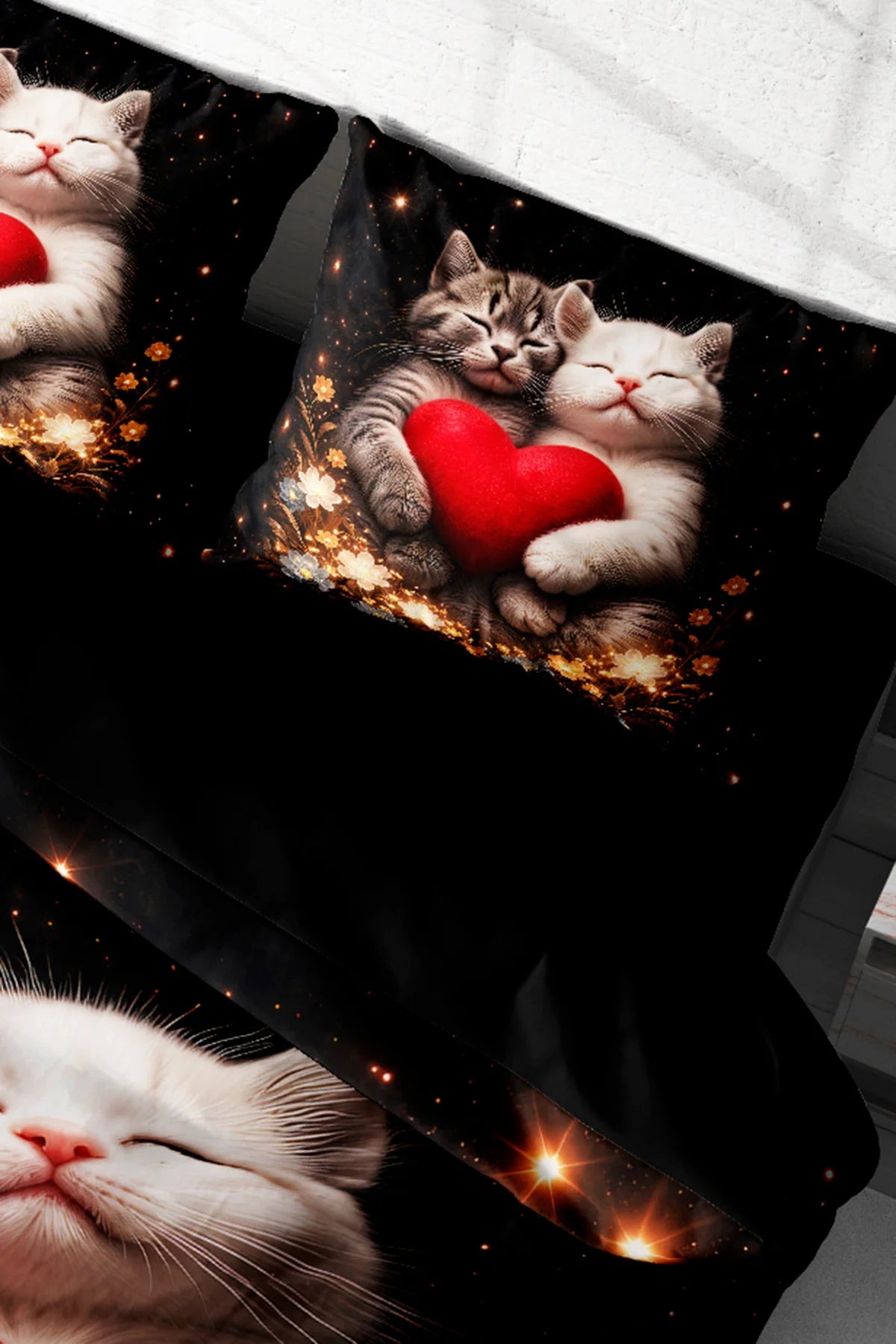Kalpli Kedi Desenli 5D Dijital Baskı Pamuk Saten Nevresim Takımı – Çift Kişilik
