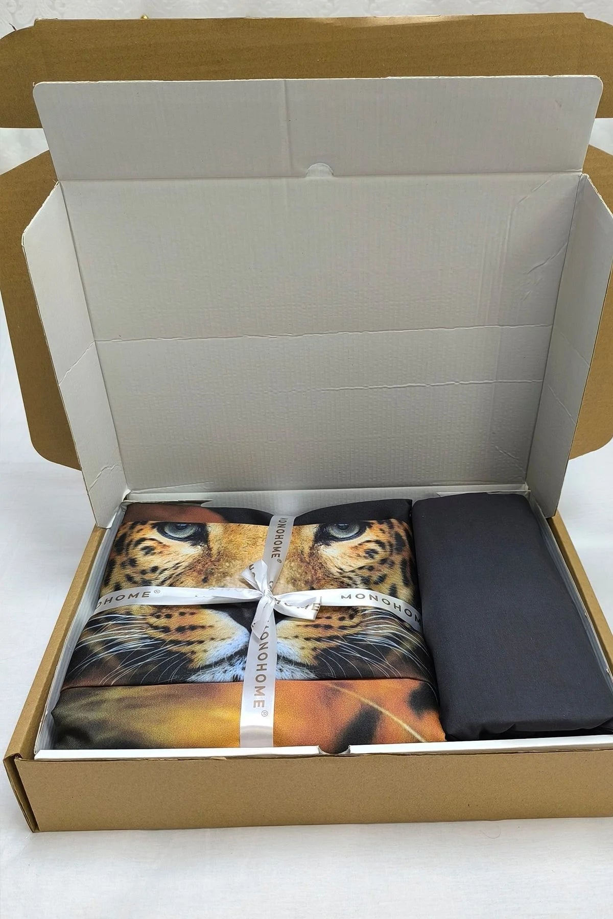 Leopar Çift Kişilik Nevresim Takımı Özel Dokuma Pamuk Saten 3D Özel Tasarım