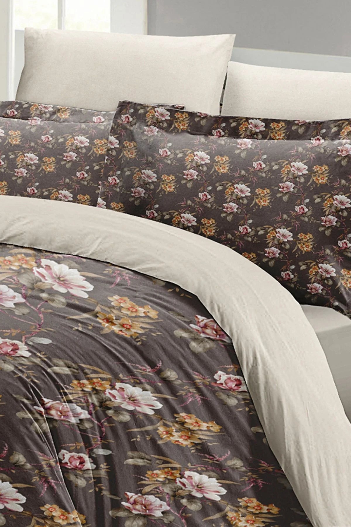 Retro Flowers Luxury Çift Kişilik Pamuk Saten Nevresim Takımı
