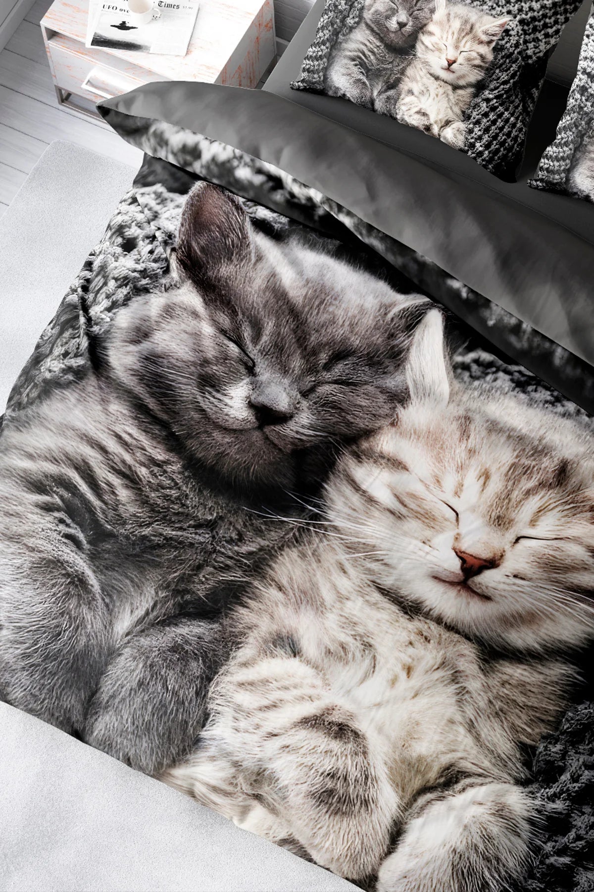 Uyuyan Kedi Desenli 5D Dijital Baskı Pamuk Saten Nevresim Takımı – Çift Kişilik
