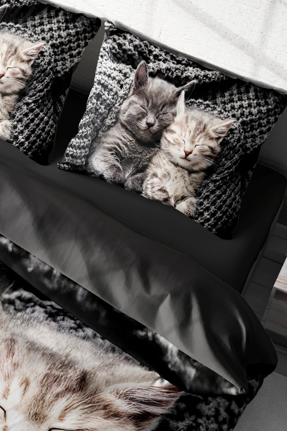 Uyuyan Kedi Desenli 5D Dijital Baskı Pamuk Saten Nevresim Takımı – Çift Kişilik